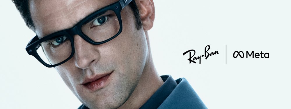 Mann med AI-briller fra Ray-Ban på arbeidsplassen